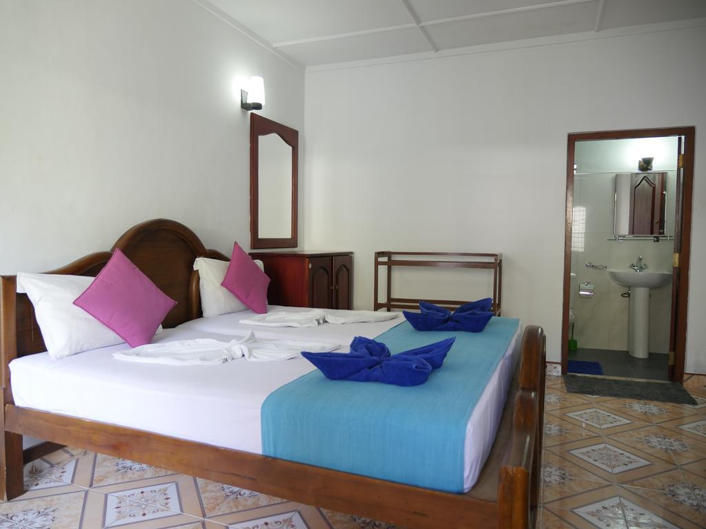 Ocean View Tourist Guest House At Negombo Beach Near The Airport Zewnętrze zdjęcie