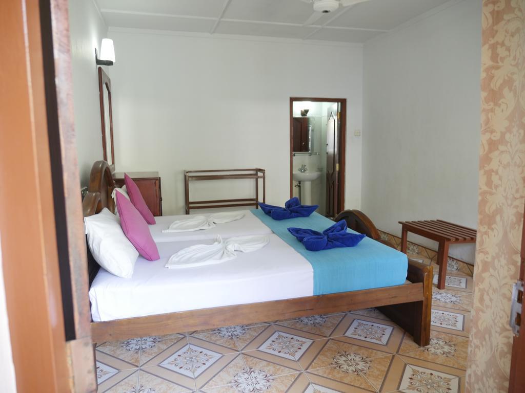 Ocean View Tourist Guest House At Negombo Beach Near The Airport Zewnętrze zdjęcie