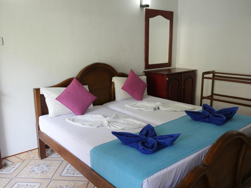 Ocean View Tourist Guest House At Negombo Beach Near The Airport Zewnętrze zdjęcie